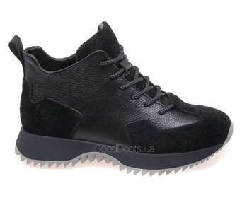 24 PFM E5-1361-65R/BLACK LTHR