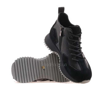 24 PFM E5-1361-65R/BLACK LTHR
