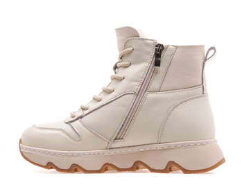 24 PFM E5-18455-61P-M/BEIGE LTHR