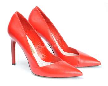 Bravo Moda - польський бренд жіночого взуття, який спеціалізується на виробництві жіночого взуття на підборах. Найзручніші туфлі-човникі це Bravo Moda.
